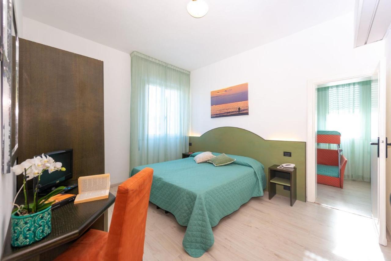 Hotel Sirena Lido di Camaiore Exterior photo