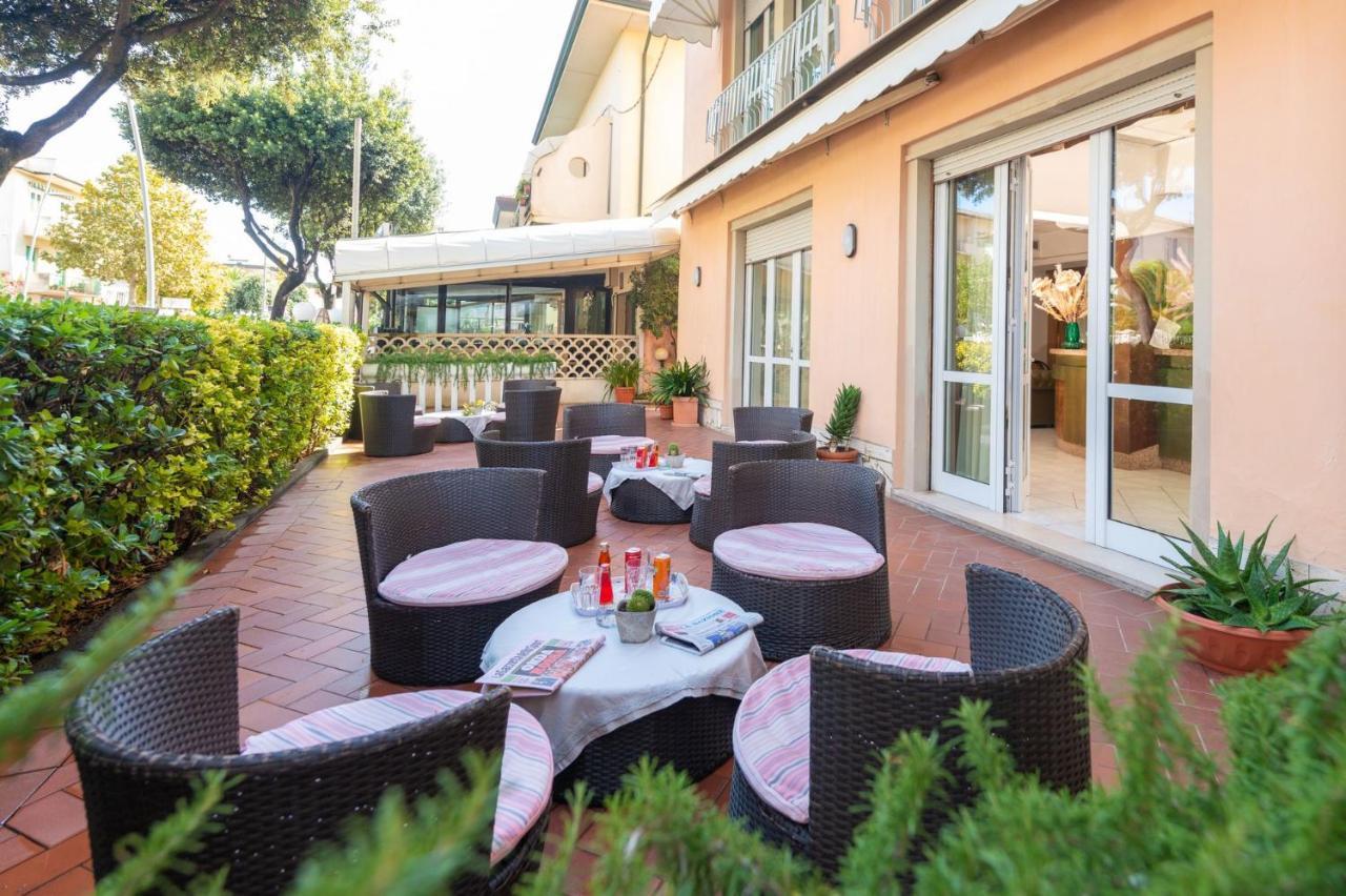 Hotel Sirena Lido di Camaiore Exterior photo